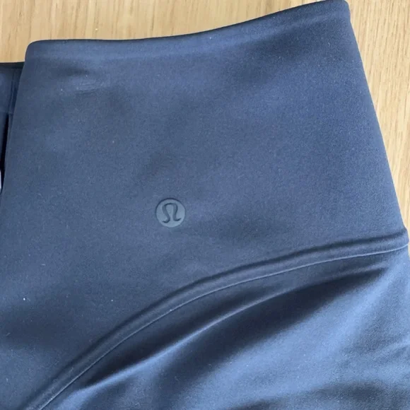 Smooth Fit Pull-On High-Rise Cropped Pant in True Navy Size 6 - Picture 9 of 9